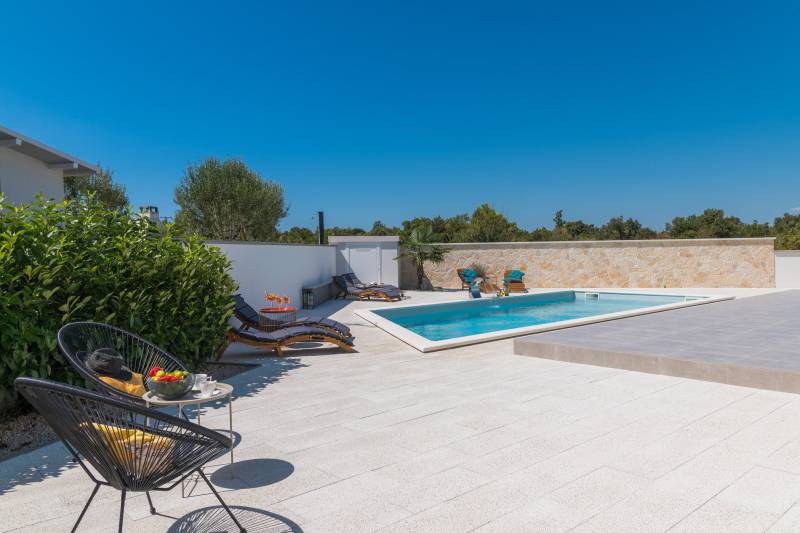 Villa Malin mit Pool Šibenik