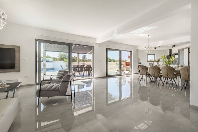 Villa Malin mit Pool Šibenik