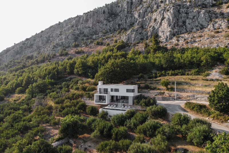 Luxusvilla Aileron mit Pool Split