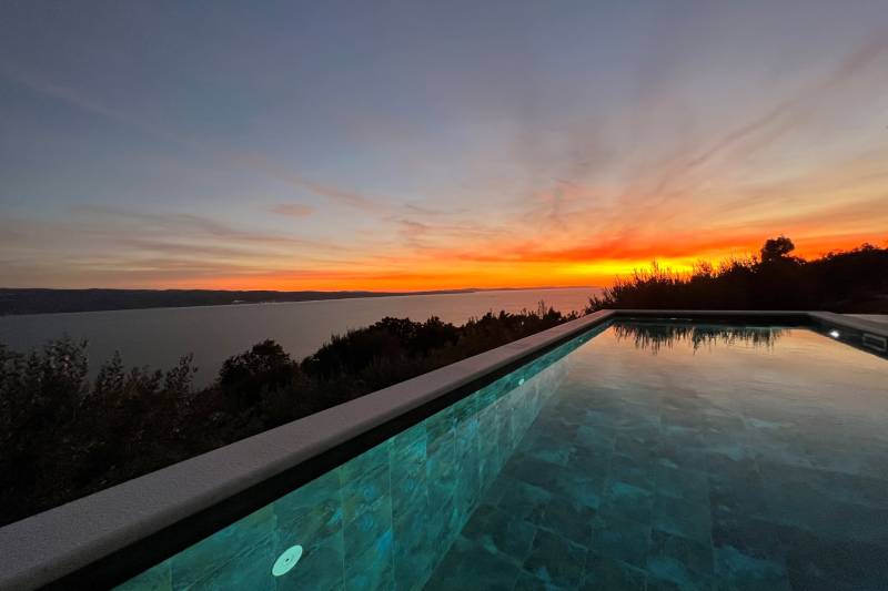 Luxusvilla Aileron mit Pool Split