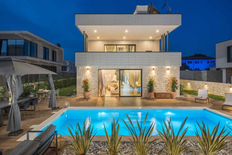 Luxury Villa Moonstone with Pool