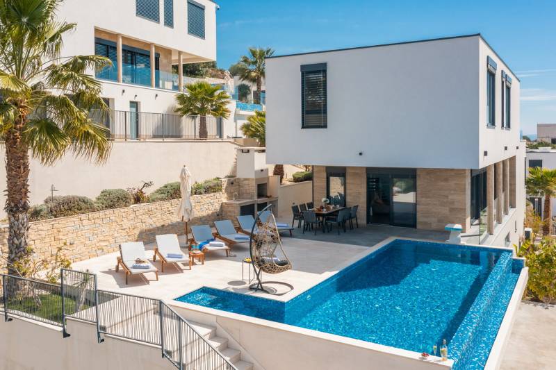 Luxury Villa Black Pearl with Pool Trogir