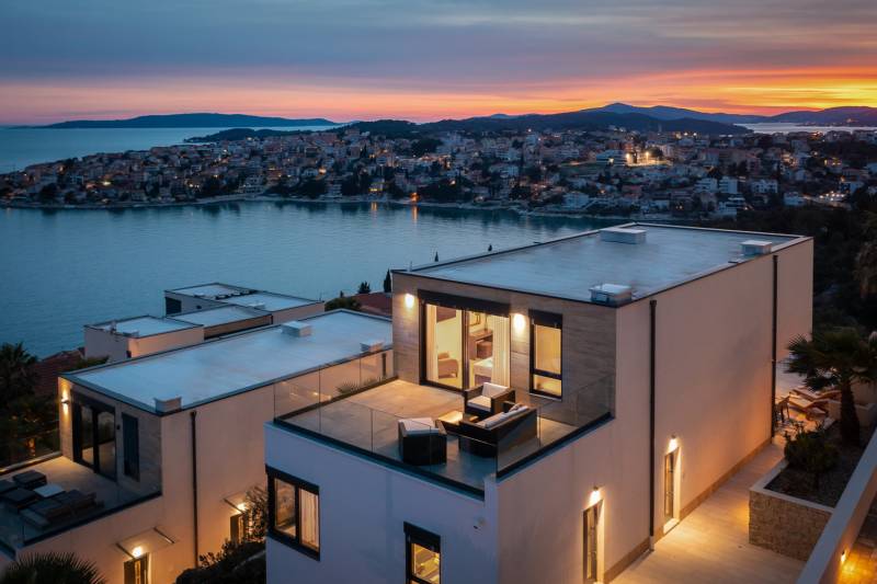 Luxury Villa Black Pearl with Pool Trogir