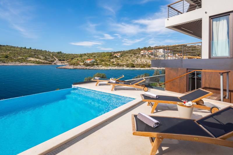 Vila Punta Planka na Plaži s Bazenom Primošten