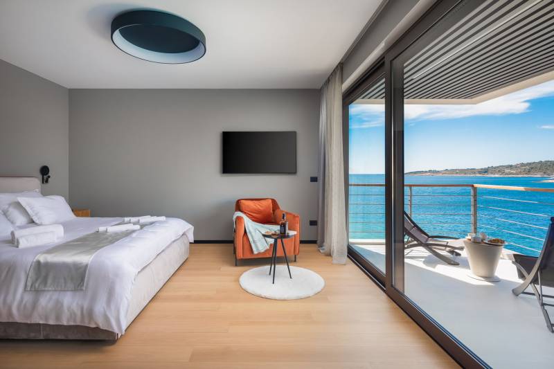 Vila Punta Planka na Plaži s Bazenom Primošten