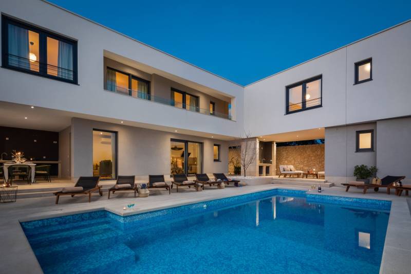 Luxury Villa Encanto with Heated Pool