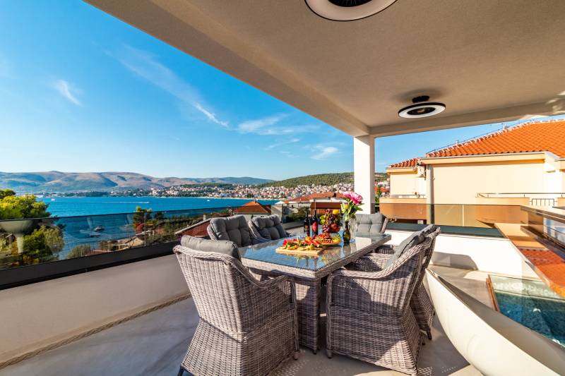 Beach Villa Valentina Penthouse Trogir