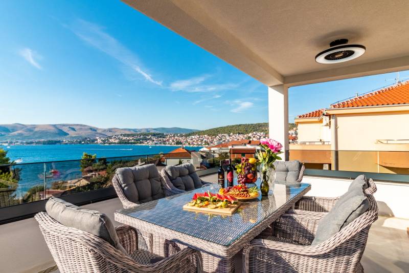 Beach Villa Valentina Penthouse Trogir