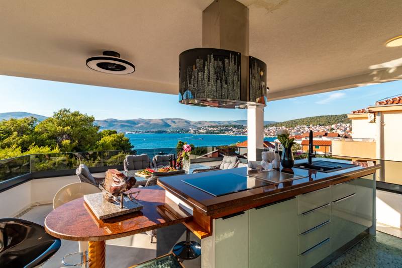 Beach Villa Valentina Penthouse Trogir