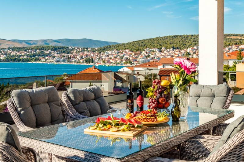 Beach Villa Valentina Penthouse Trogir