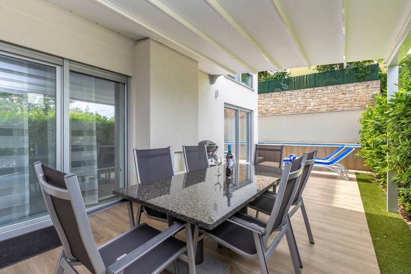 Villa Sapphire mit beheiztem Pool Krk