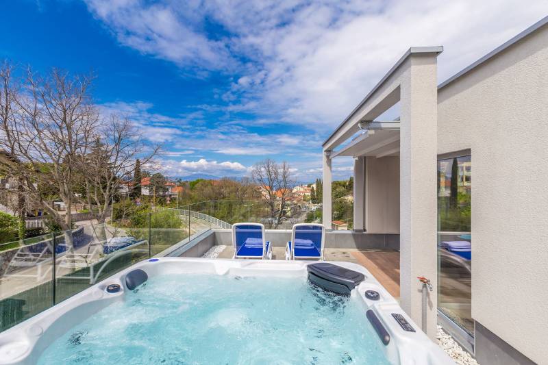 Villa Sapphire mit beheiztem Pool Krk