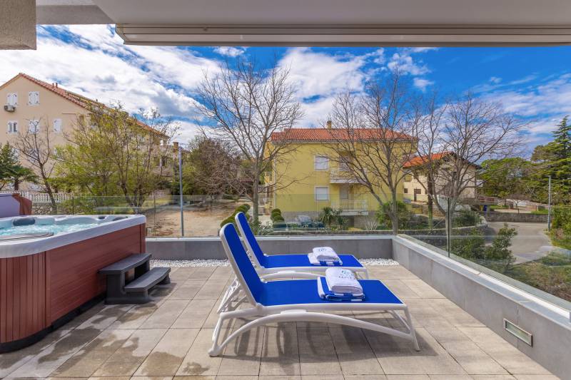 Villa Sapphire mit beheiztem Pool Krk