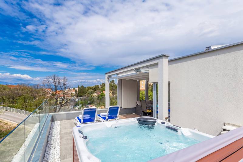 Villa Sapphire mit beheiztem Pool Krk