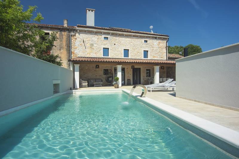 Holiday Home Adorno with Pool, Pula Area, Croatia