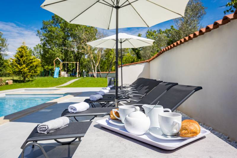 Holiday Home Dandelion with Pool Pula