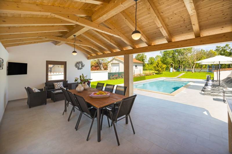 Holiday Home Dandelion with Pool Pula