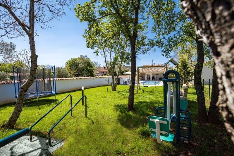 Holiday Home Dandelion with Pool Pula