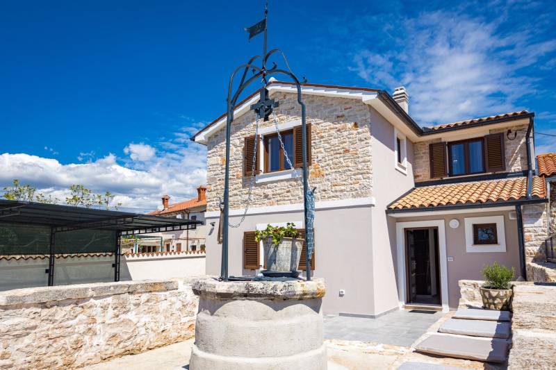 Holiday Home Dandelion with Pool Pula