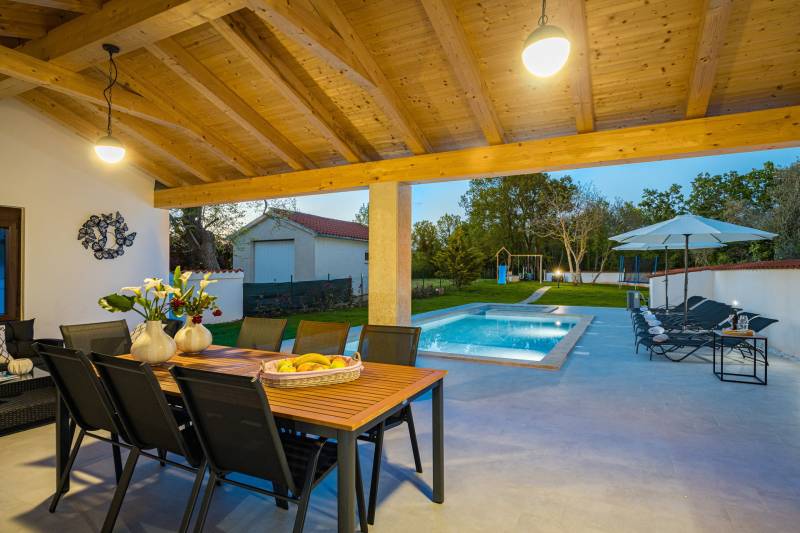 Holiday Home Dandelion with Pool Pula