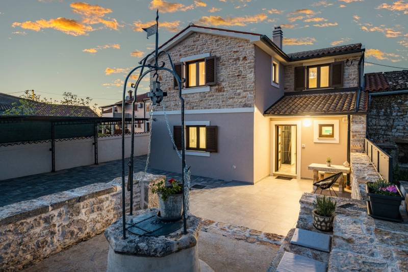 Holiday Home Dandelion with Pool Pula