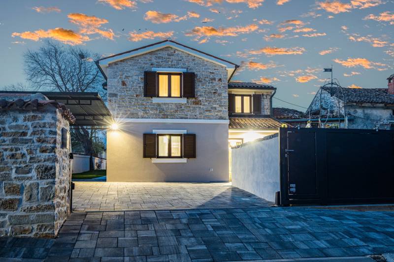 Holiday Home Dandelion with Pool Pula