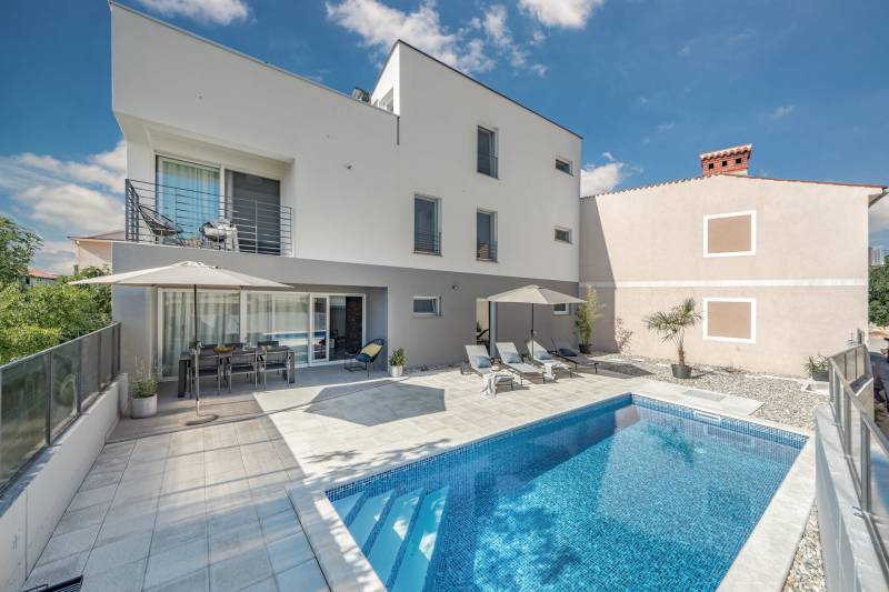 Villa Sunny Sky med Basseng Pula