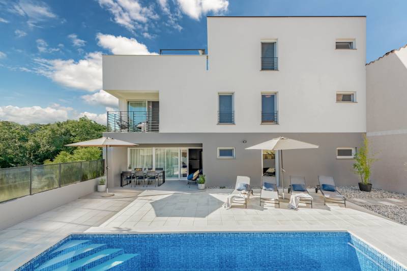 Villa Sunny Sky med Basseng Pula