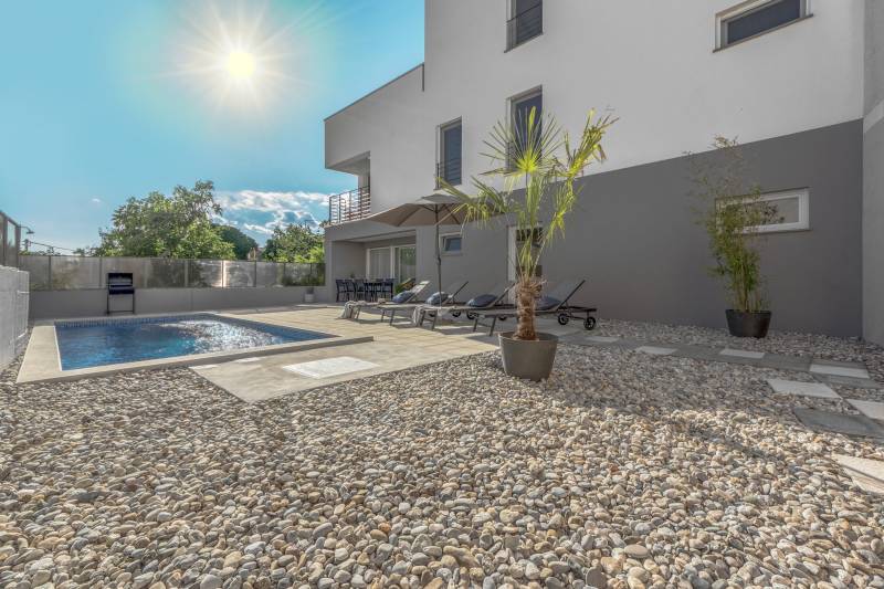 Villa Sunny Sky med Basseng Pula