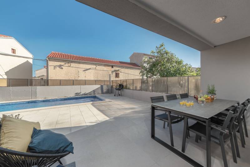 Villa Sunny Sky med Basseng Pula