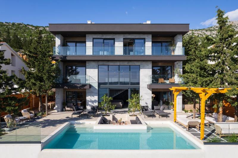 Luxury Villa Black Velvet with Pool