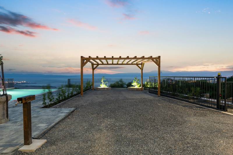 Villa Aqua Sky with Pool Rijeka