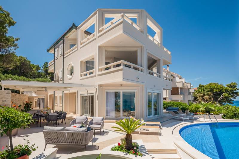 Beachfront Villa Octagon with Pool Brač