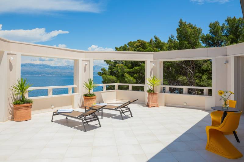 Beachfront Villa Octagon with Pool Brač