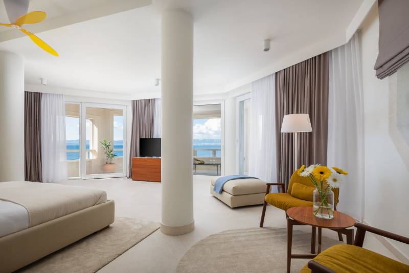 Beachfront Villa Octagon with Pool Brač