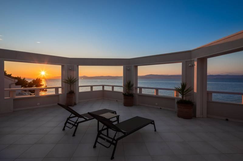 Beachfront Villa Octagon with Pool Brač