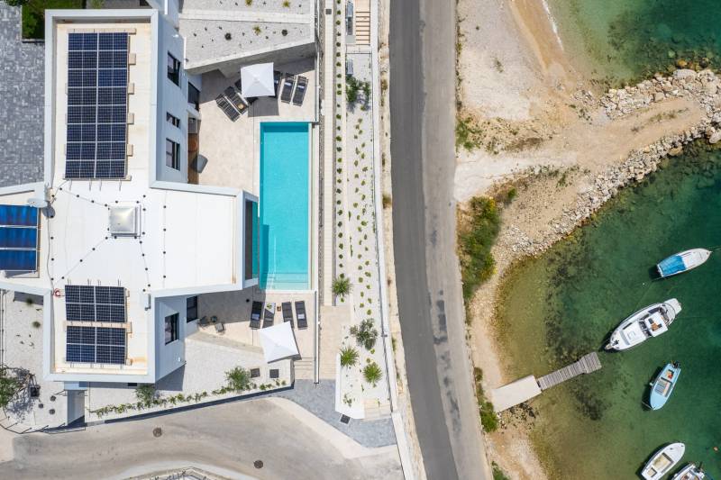 Strandvilla Cordelia mit Pool Omiš