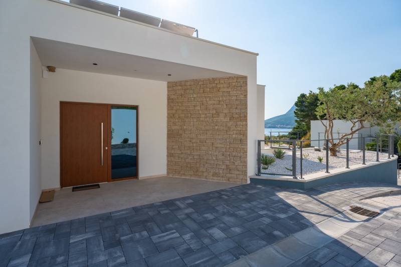 Strandvilla Cordelia mit Pool Omiš