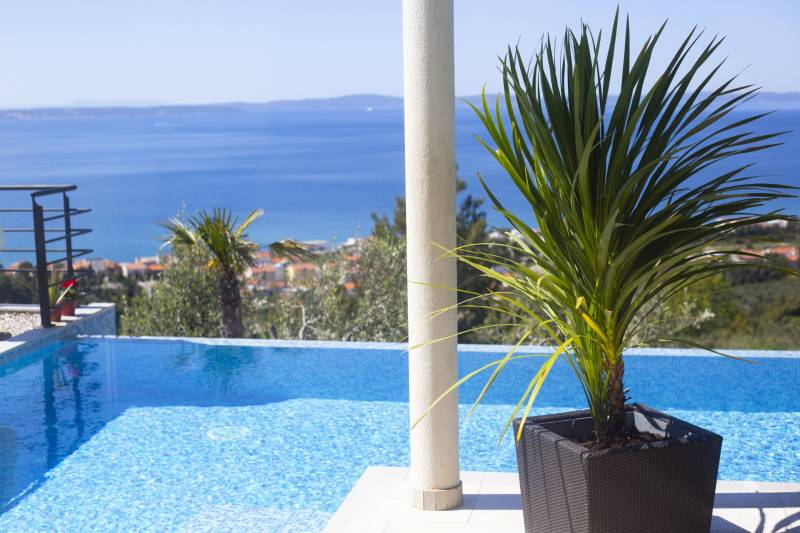 Luxury Villa White Velvet with Pool Split