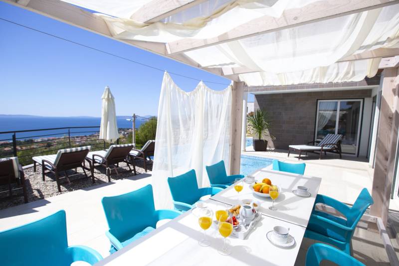 Luxury Villa White Velvet with Pool Split