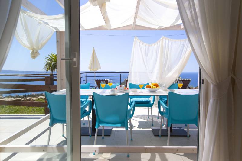 Luxury Villa White Velvet with Pool Split