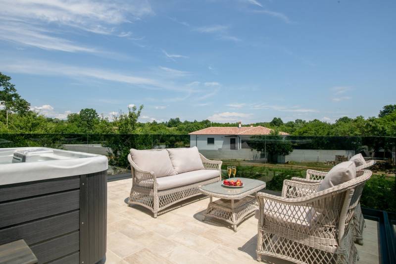Holiday Home Paloma Nera with Pool Pula