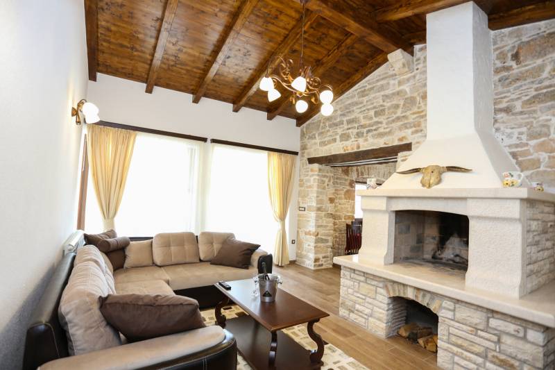 Holiday Home Paloma Nera with Pool Pula