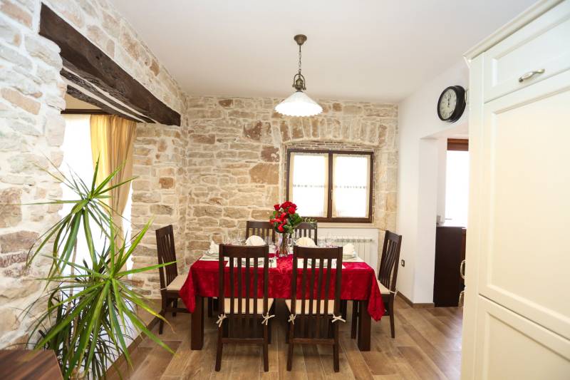 Holiday Home Paloma Nera with Pool Pula