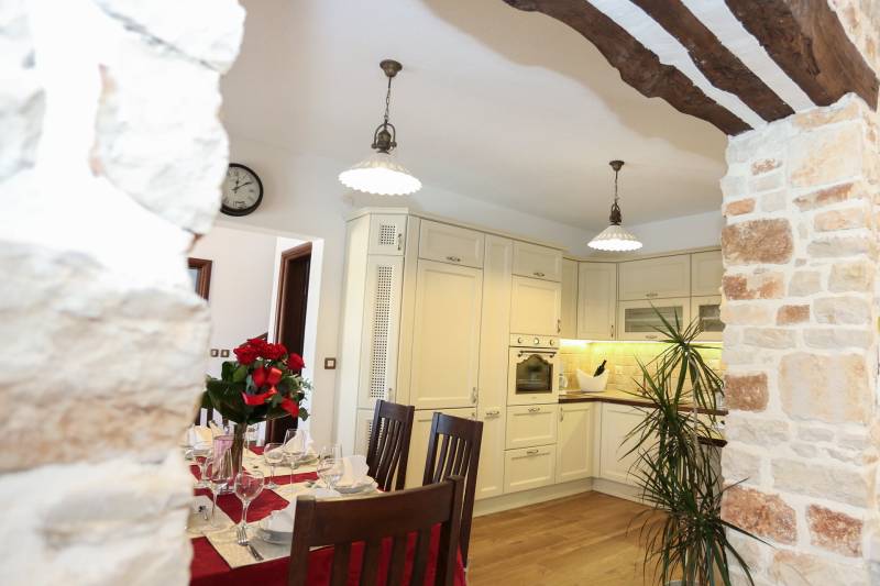 Holiday Home Paloma Nera with Pool Pula