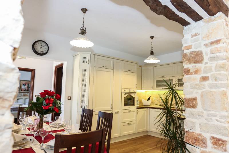 Holiday Home Paloma Nera with Pool Pula