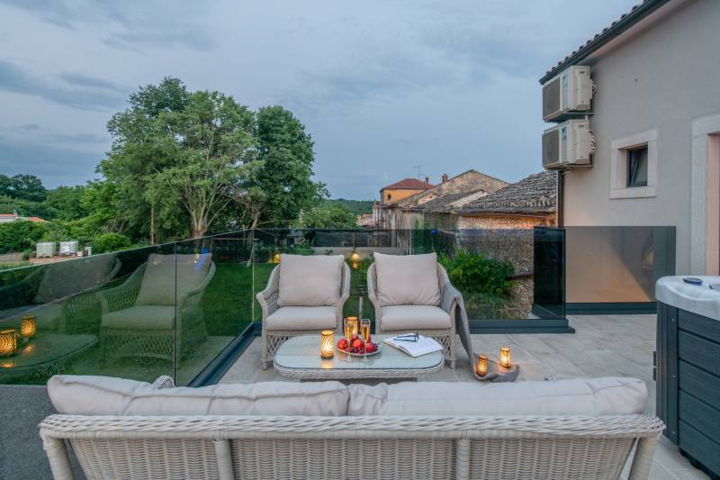 Holiday Home Paloma Nera with Pool Pula