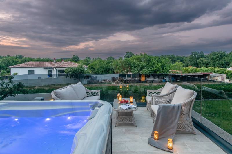 Holiday Home Paloma Nera with Pool Pula