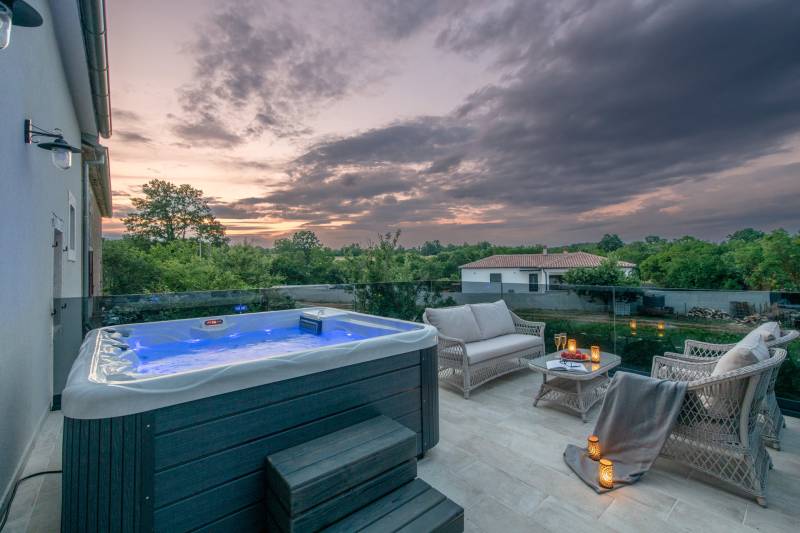 Holiday Home Paloma Nera with Pool Pula