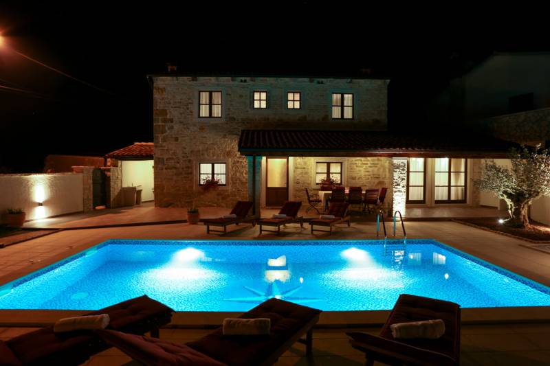 Holiday Home Paloma Nera with Pool Pula